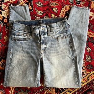 Light blue Gap jeggings 28R